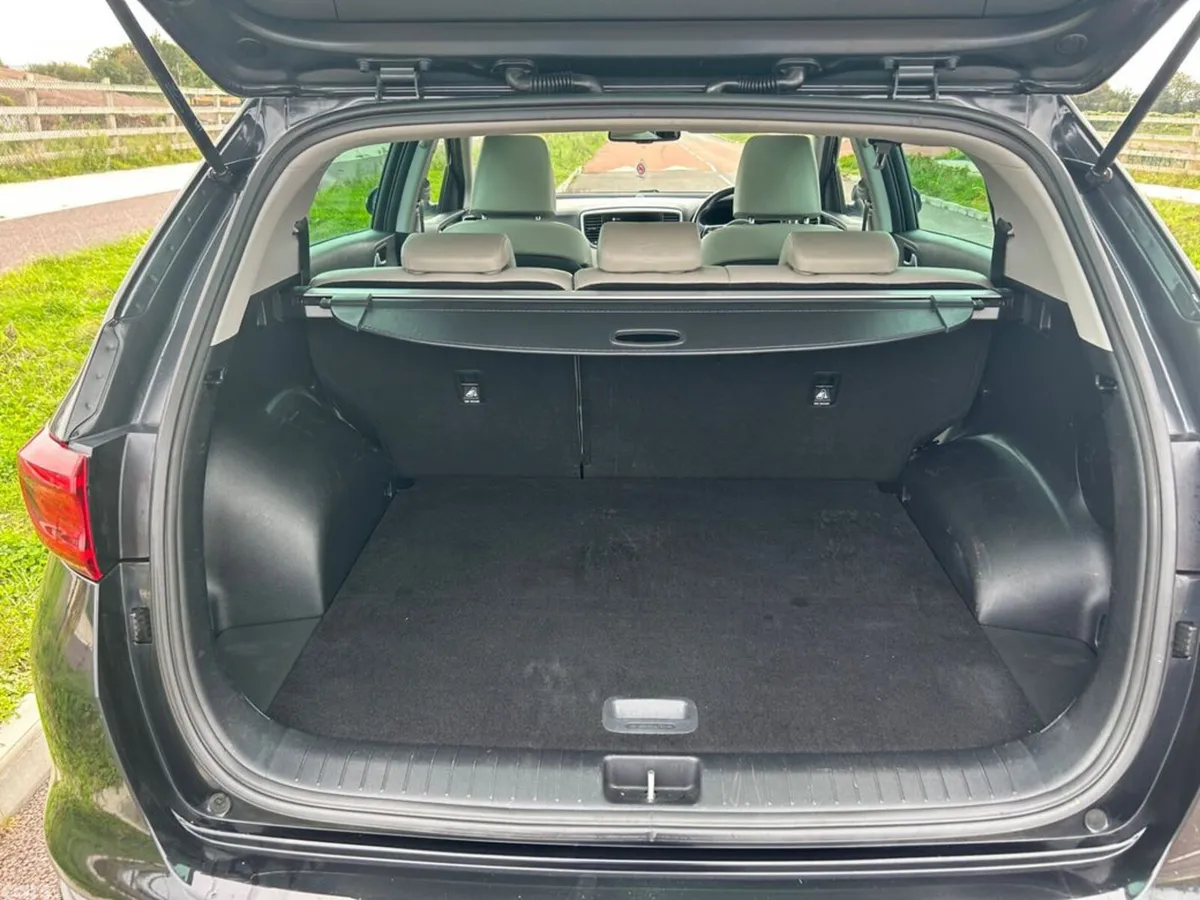 Kia Sportage SUV, Diesel Hybrid, 2021, Black