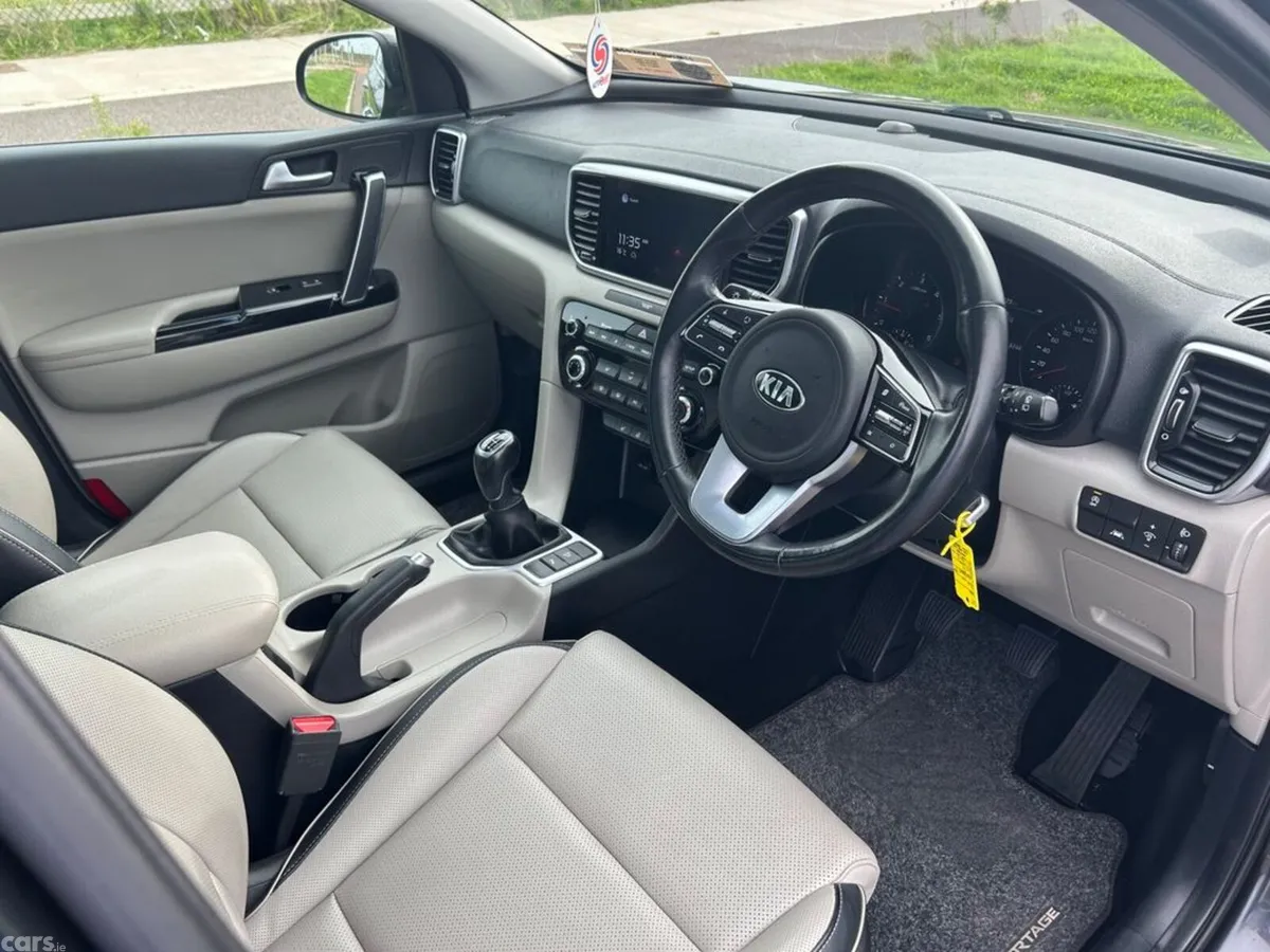 Kia Sportage SUV, Diesel Hybrid, 2021, Black
