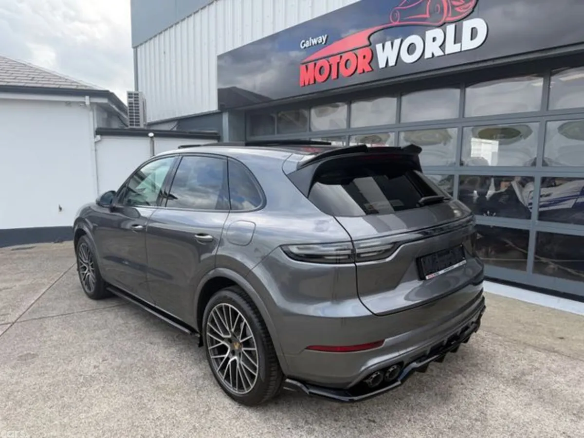 Porsche Cayenne SUV, Petrol Plug-in Hybrid, 2023, Grey
