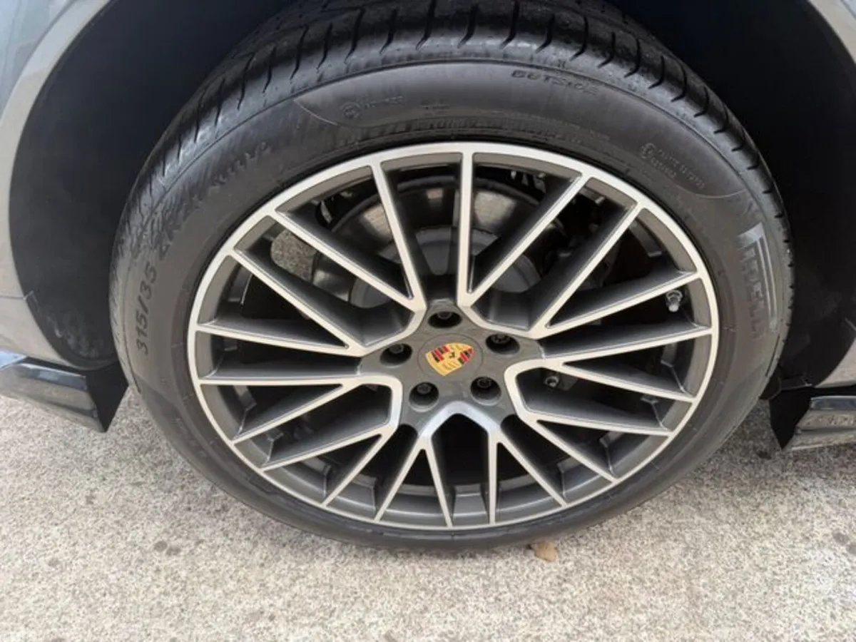 Porsche Cayenne SUV, Petrol Plug-in Hybrid, 2023, Grey