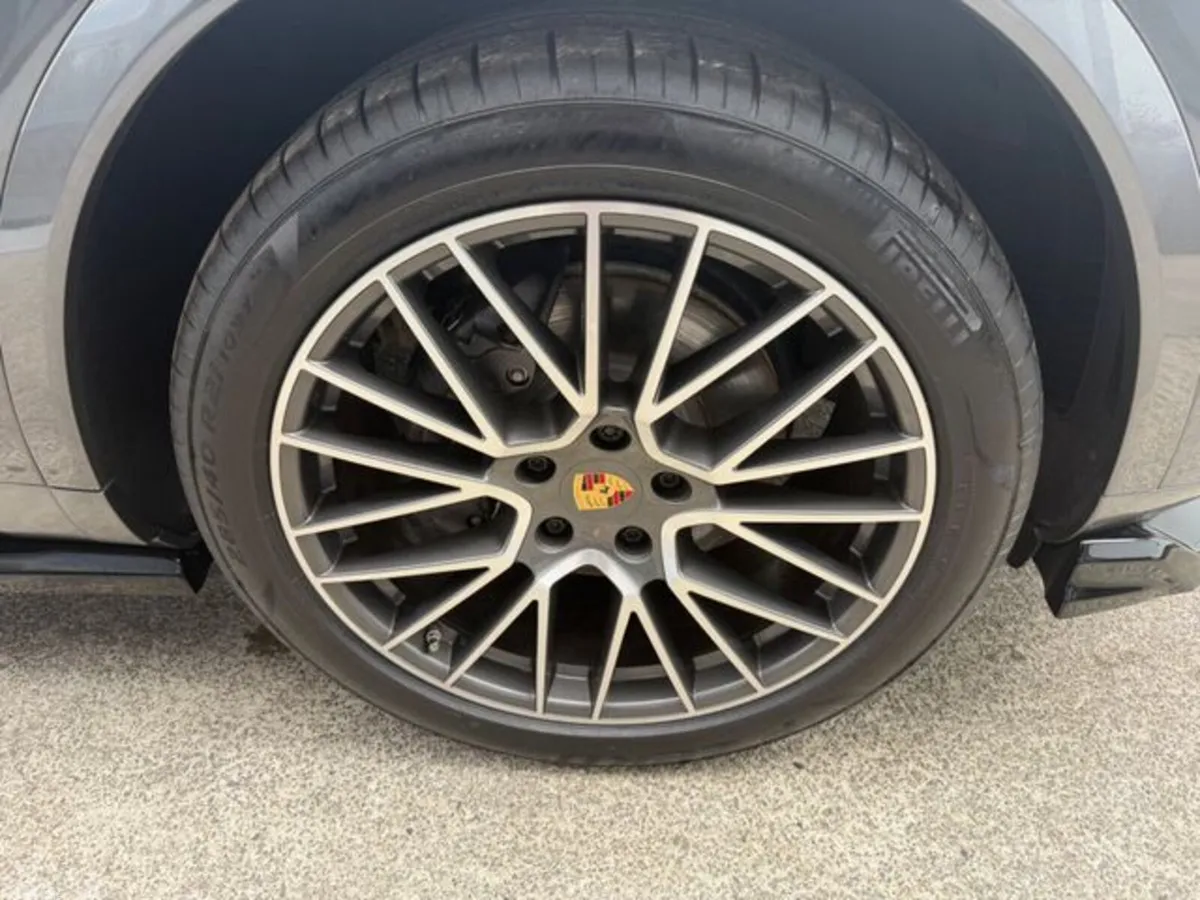 Porsche Cayenne SUV, Petrol Plug-in Hybrid, 2023, Grey