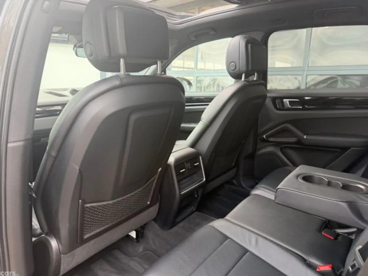 Porsche Cayenne SUV, Petrol Plug-in Hybrid, 2023, Grey