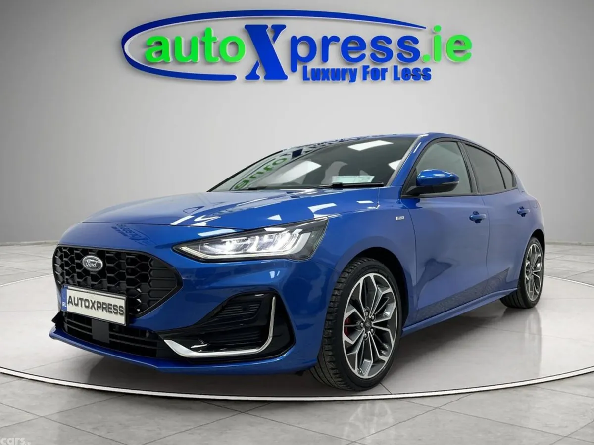 Ford Focus Hatchback, Petrol, 2023, Blue