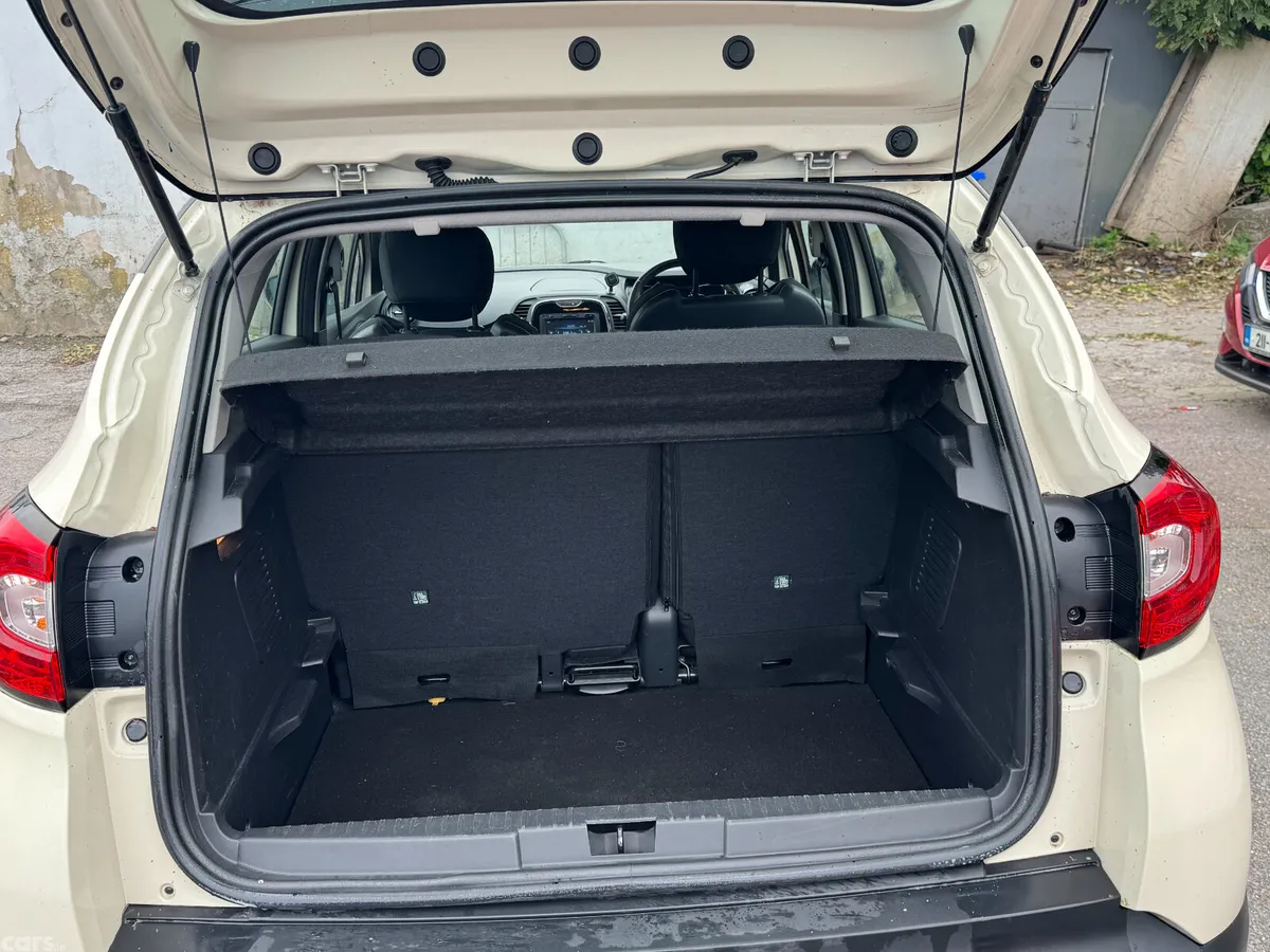 Renault Captur Hatchback, Diesel, 2015, White