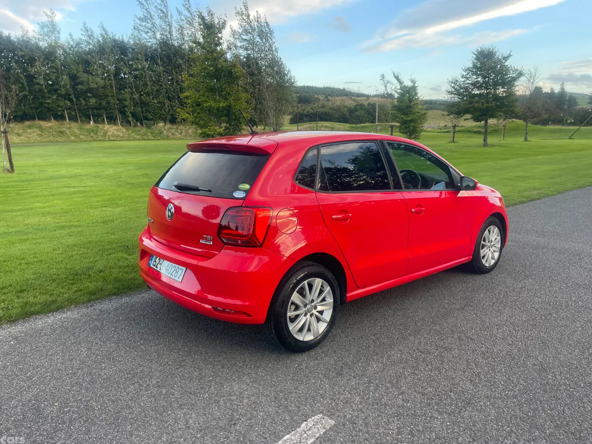Volkswagen Polo Hatchback, Petrol, 2015, Red