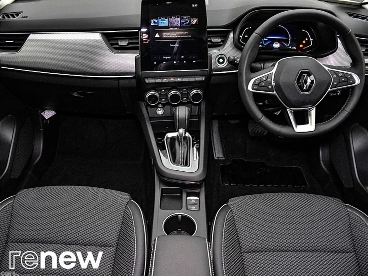 Renault Arkana SUV, Petrol, 2023, Red