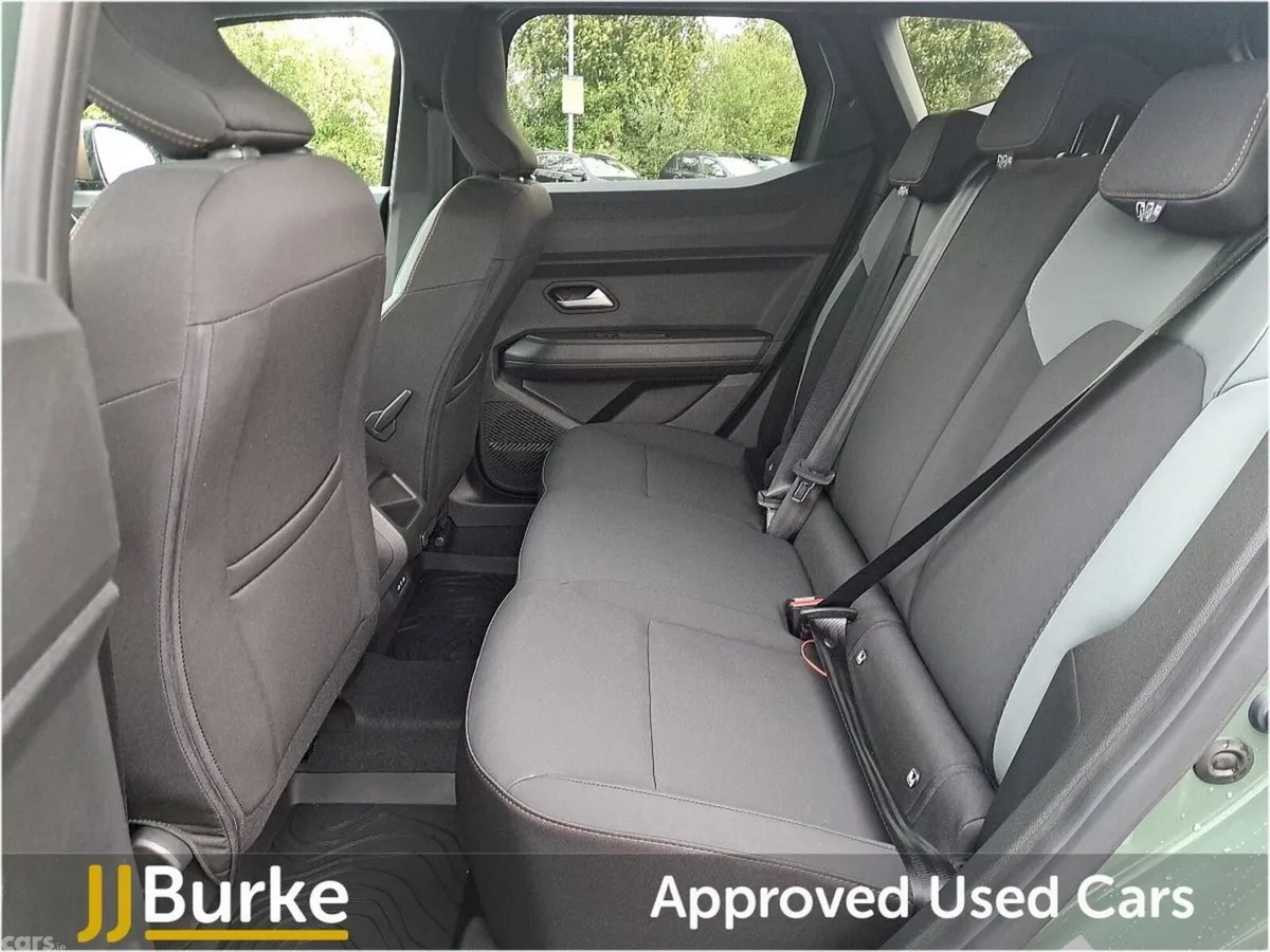 Dacia Duster SUV, Petrol Hybrid, 2026, Grey