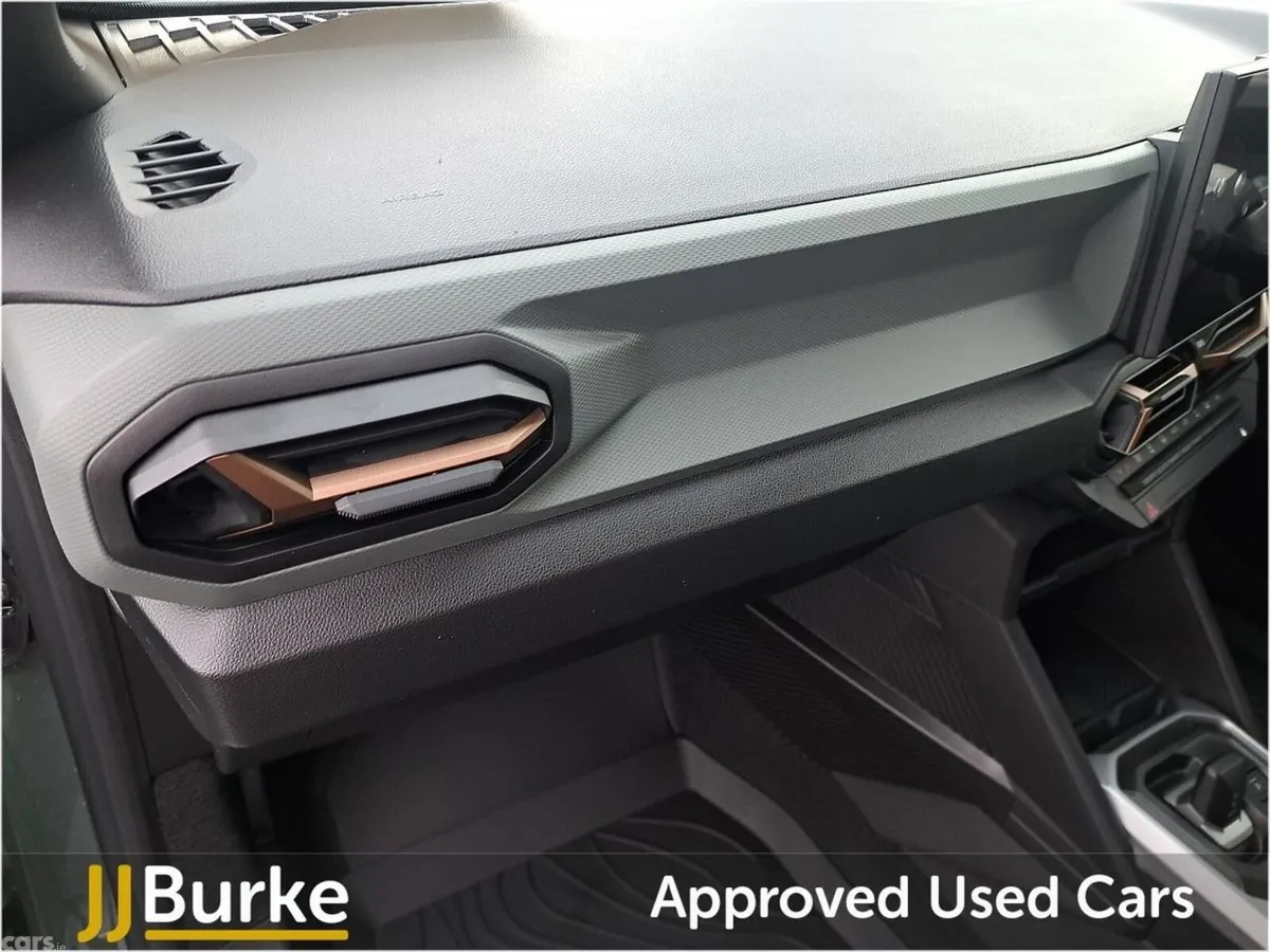 Dacia Duster SUV, Petrol Hybrid, 2026, Grey