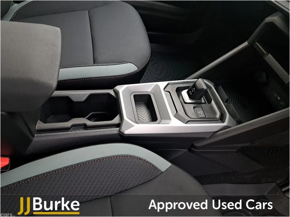 Dacia Duster SUV, Petrol Hybrid, 2026, Grey