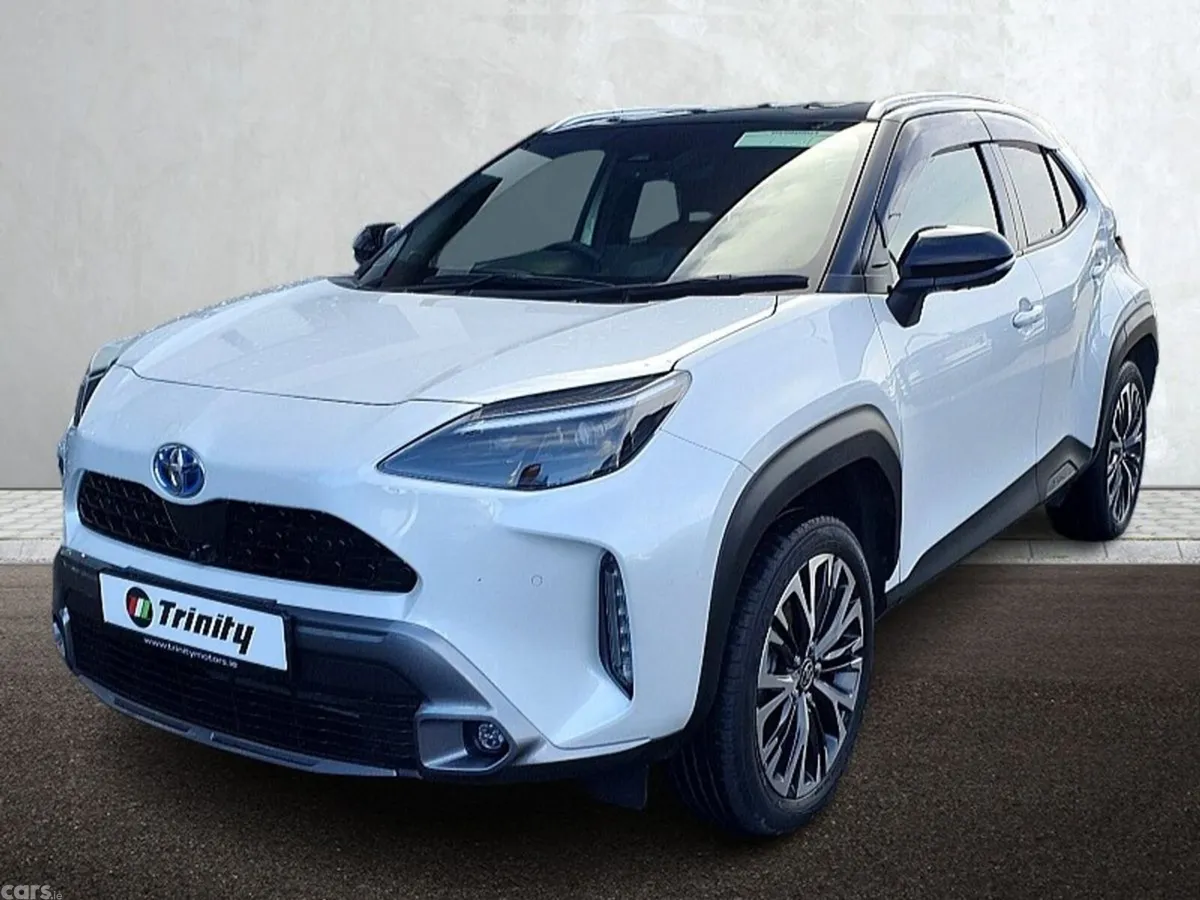 Toyota Yaris Cross Hatchback, Petrol Hybrid, 2023, White
