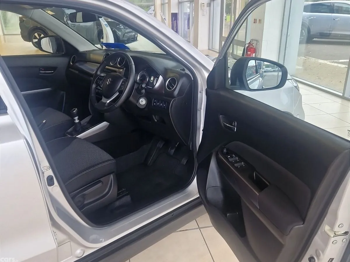 Suzuki Vitara SUV, Petrol, 2024, Grey