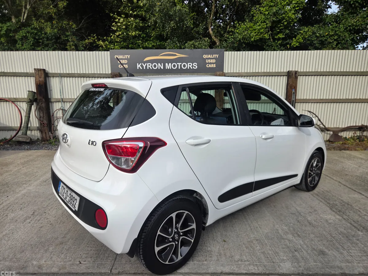 Hyundai i10 Hatchback, Petrol, 2017, White