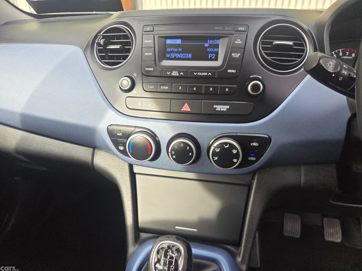 Hyundai i10 Hatchback, Petrol, 2017, White