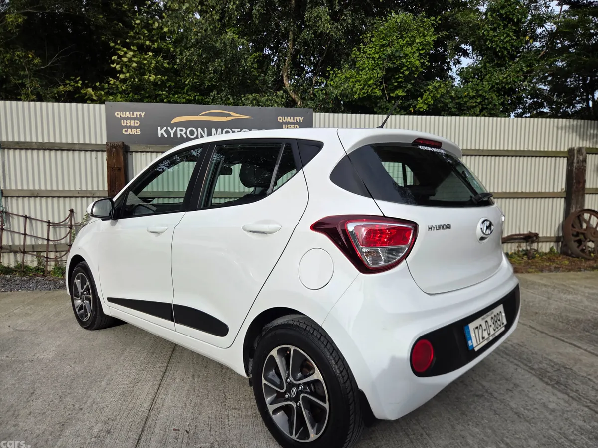 Hyundai i10 Hatchback, Petrol, 2017, White