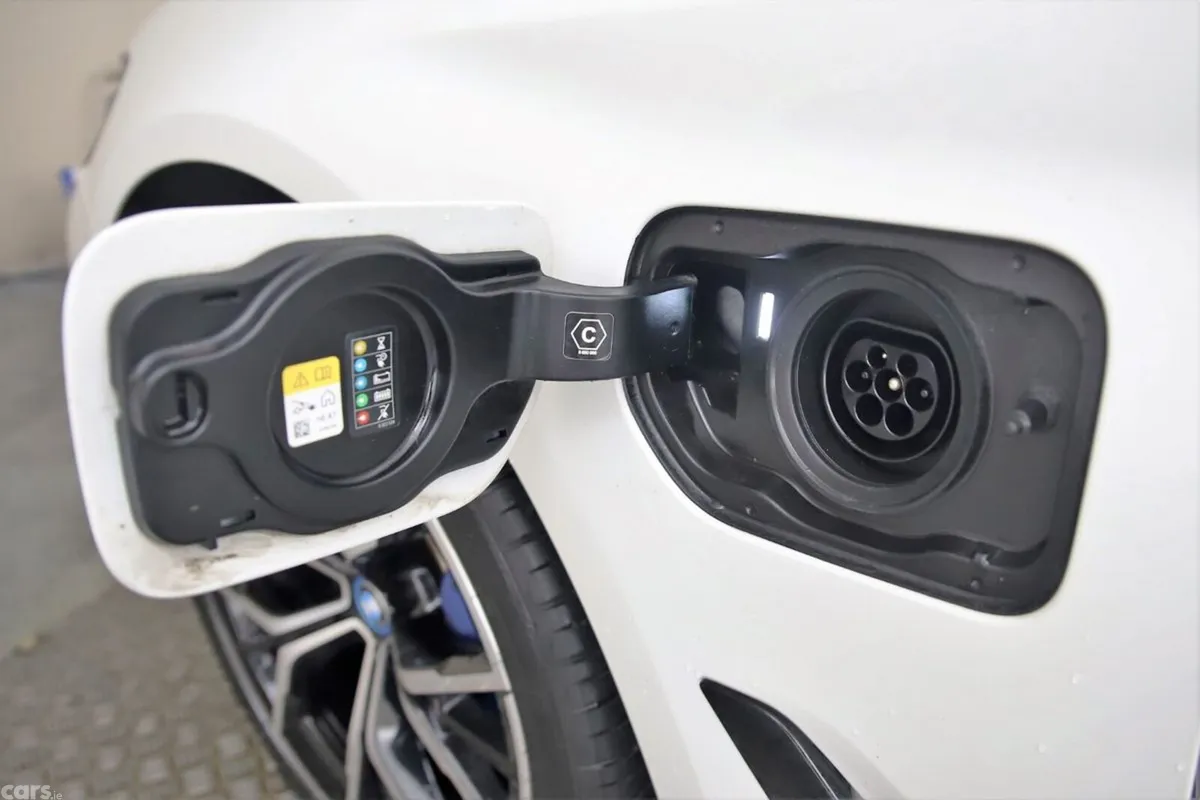 BMW 5-Series Saloon, Petrol Plug-in Hybrid, 2023, White