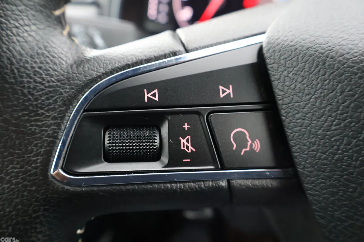 SEAT Arona SUV, Petrol, 2020, Red