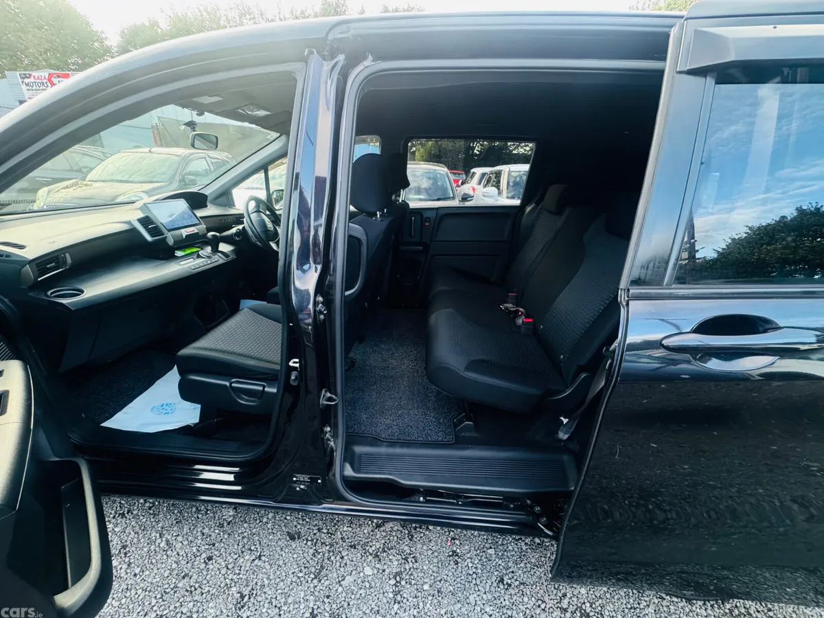 Honda Freed MPV, Petrol, 2011, Black