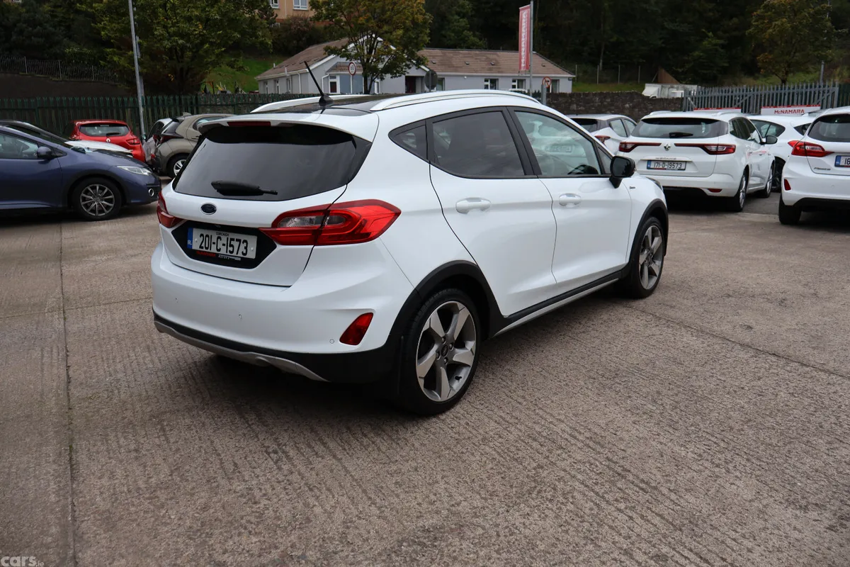 Ford Fiesta Hatchback, Petrol, 2020, White