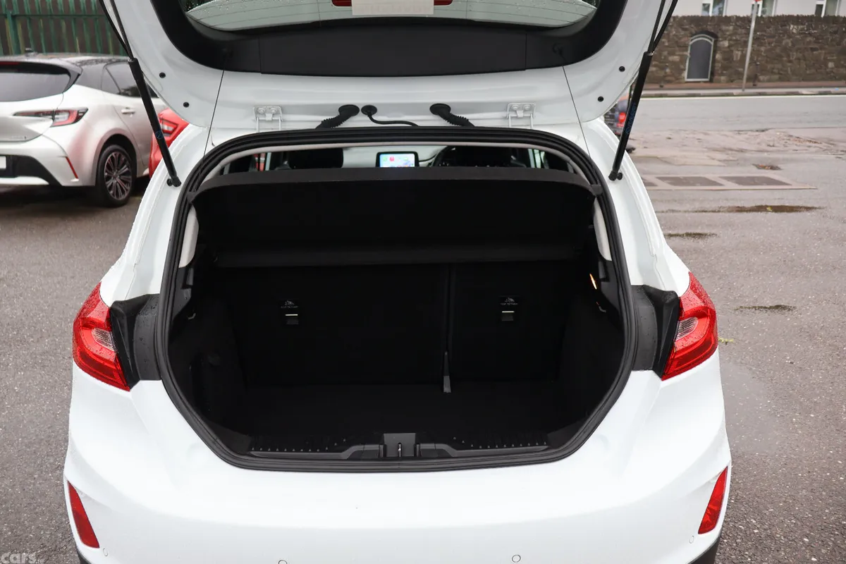 Ford Fiesta Hatchback, Petrol, 2020, White