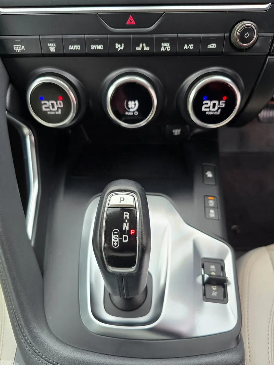 Jaguar E-Pace SUV, Diesel, 2020, Red