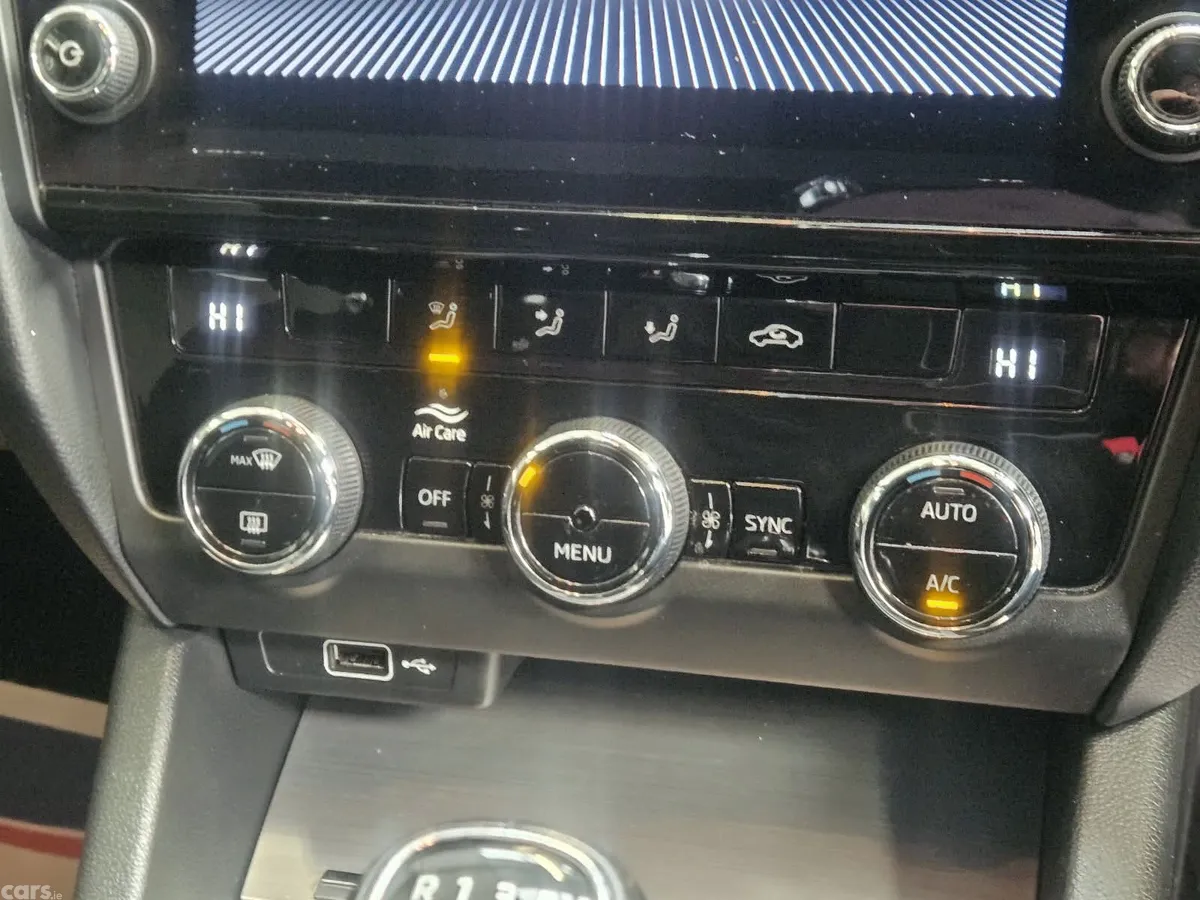 Skoda Octavia Hatchback, Diesel, 2019, Black