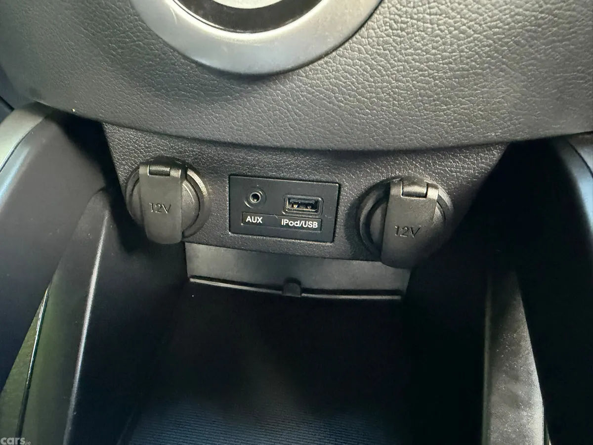 Hyundai Veloster Hatchback, Petrol, 2014, Black