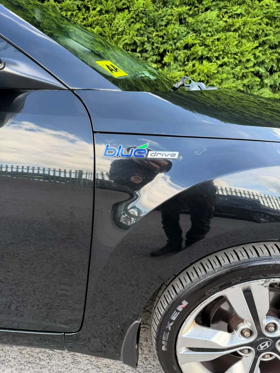 Hyundai Veloster Hatchback, Petrol, 2014, Black