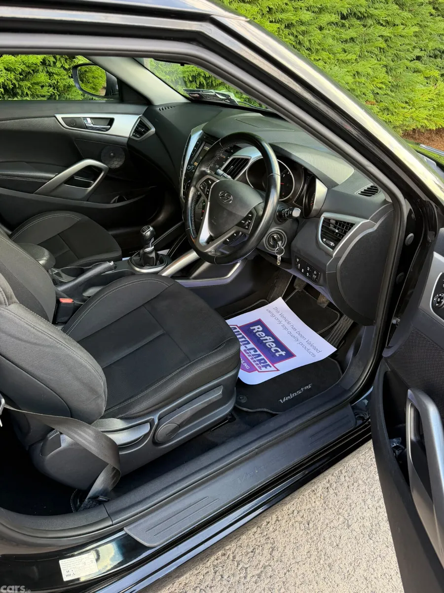 Hyundai Veloster Hatchback, Petrol, 2014, Black