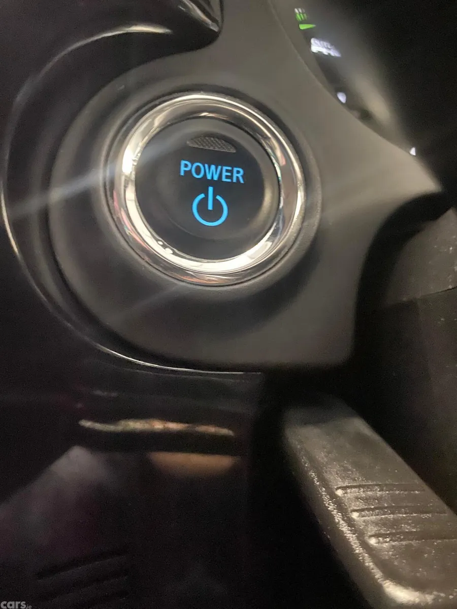 Mitsubishi Outlander SUV, Petrol Plug-in Hybrid, 2017, White