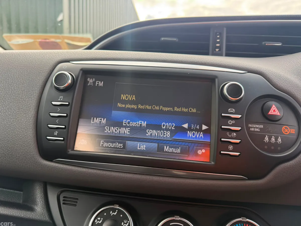 Toyota Yaris Hatchback, Petrol, 2019, Grey