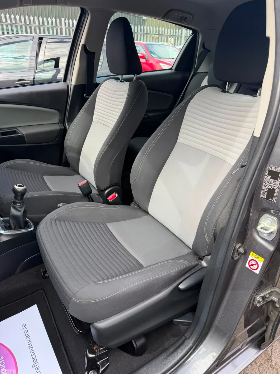 Toyota Yaris Hatchback, Petrol, 2019, Grey