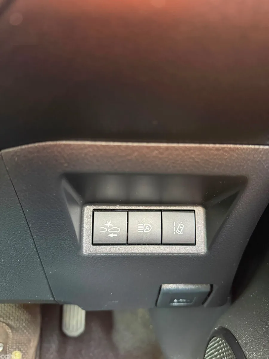 Toyota Yaris Hatchback, Petrol, 2019, Grey