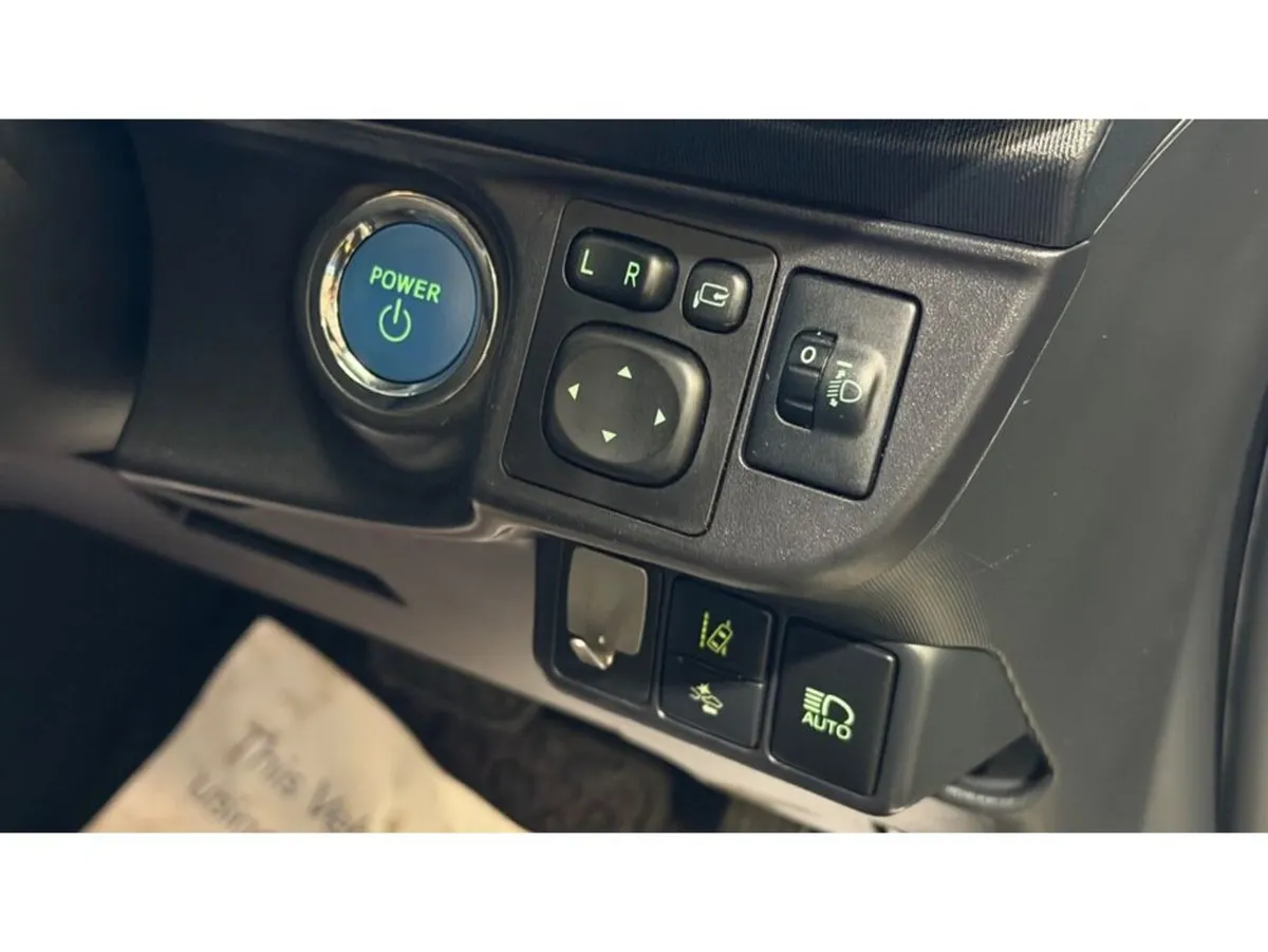 Toyota Aqua Hatchback, Petrol Hybrid, 2020, Silver