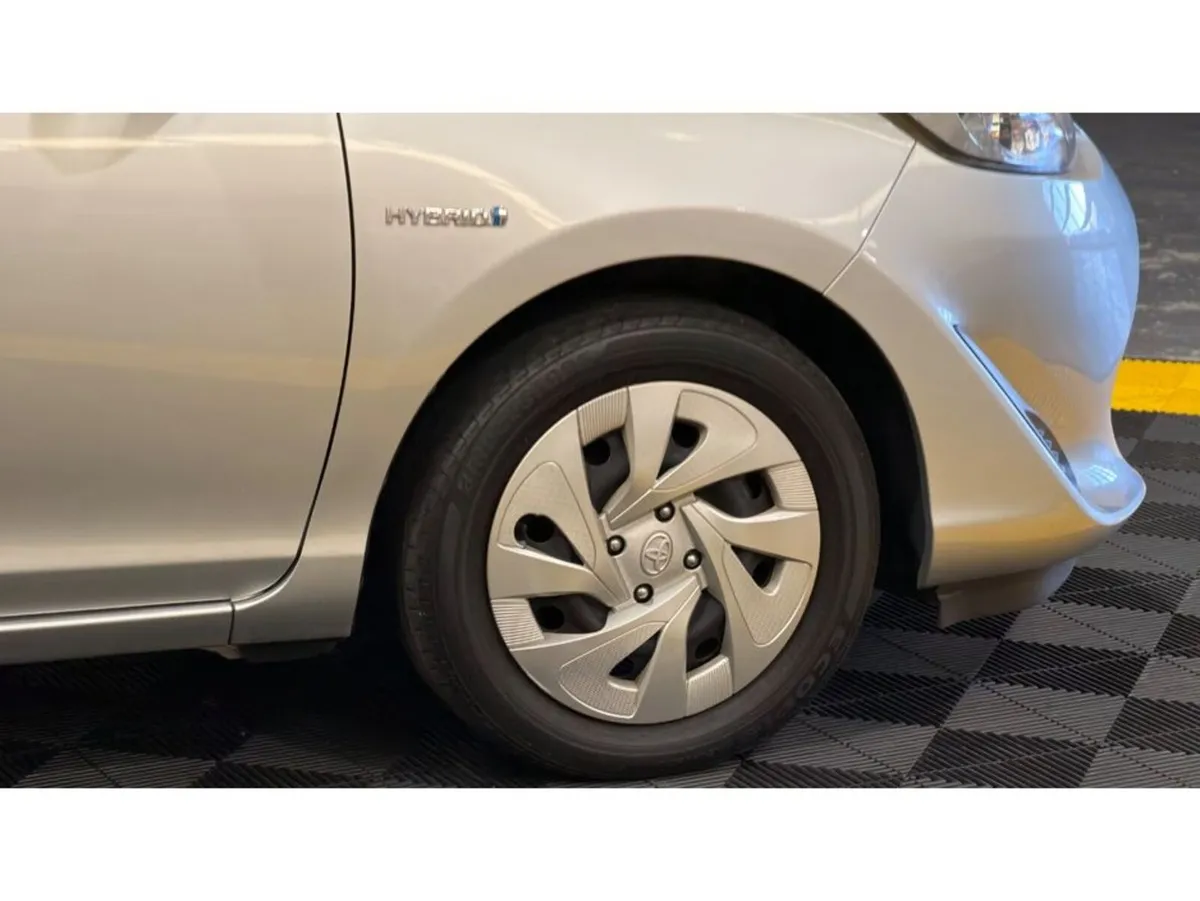 Toyota Aqua Hatchback, Petrol Hybrid, 2020, Silver