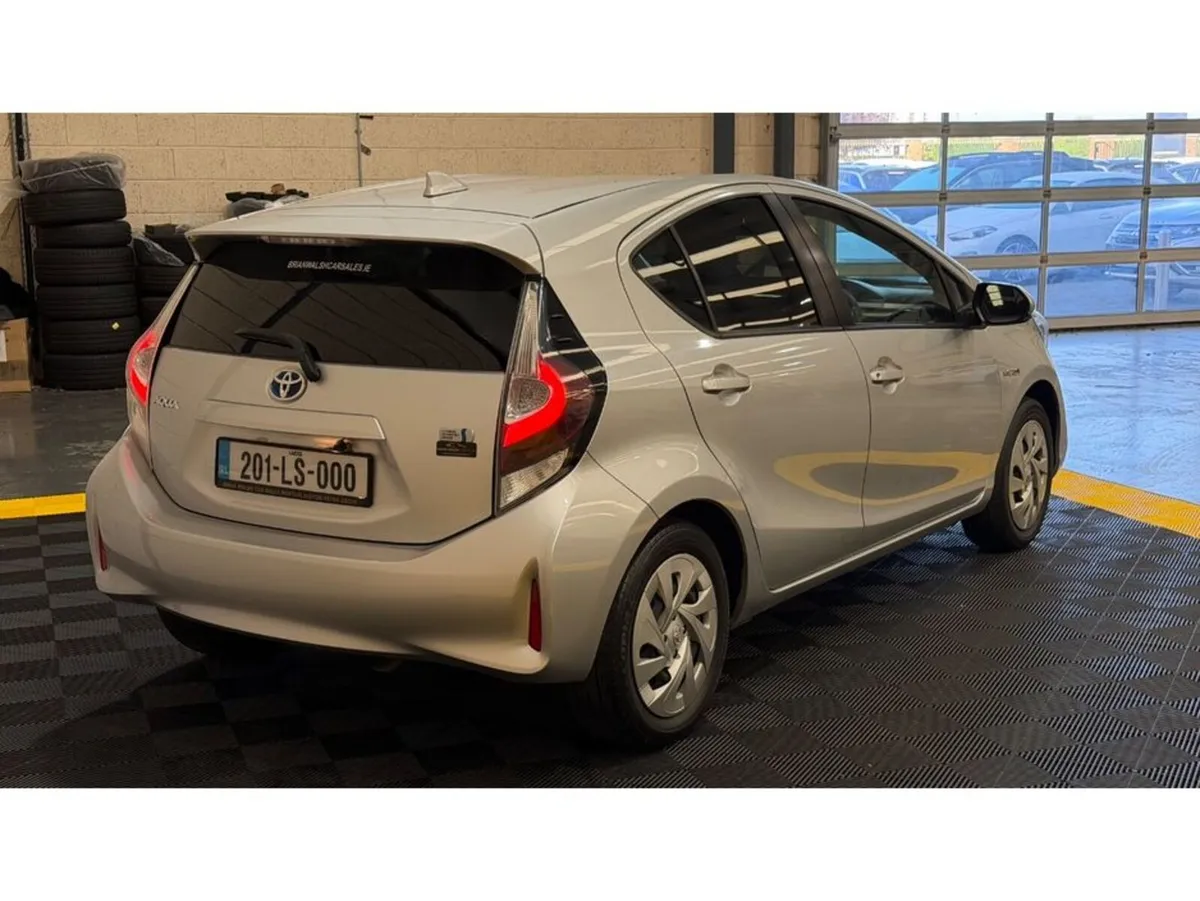 Toyota Aqua Hatchback, Petrol Hybrid, 2020, Silver