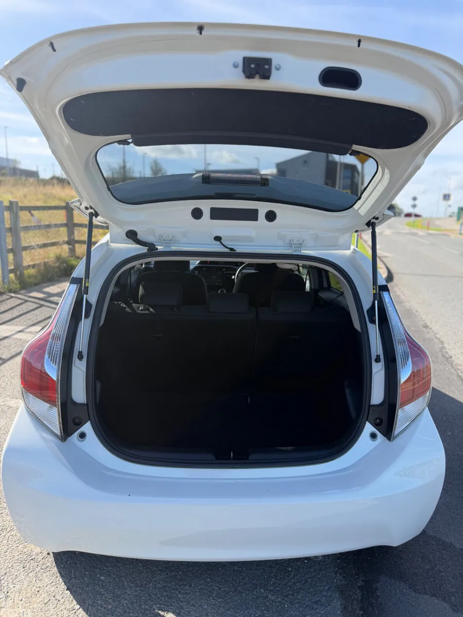 Toyota Aqua Hatchback, Petrol Hybrid, 2015, White
