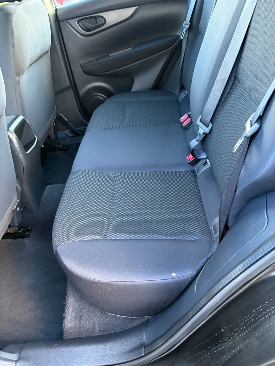 Nissan Qashqai Hatchback, Diesel, 2015, Black