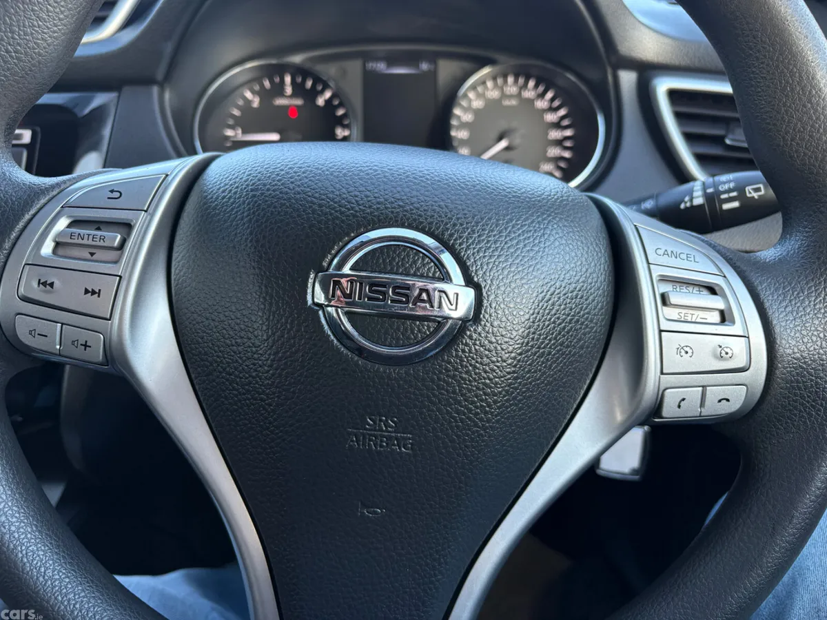 Nissan Qashqai Hatchback, Diesel, 2015, Black