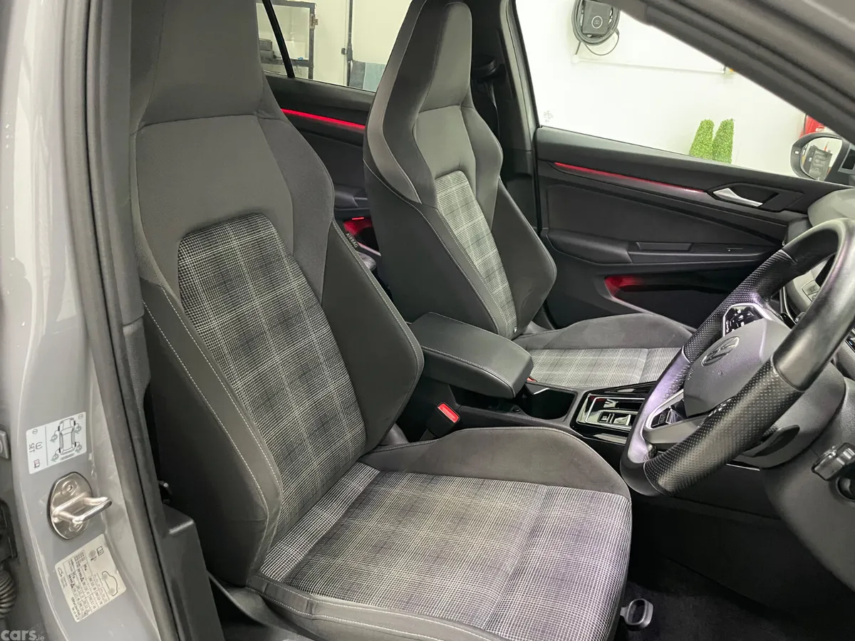 Volkswagen Golf Hatchback, Diesel, 2023, Grey