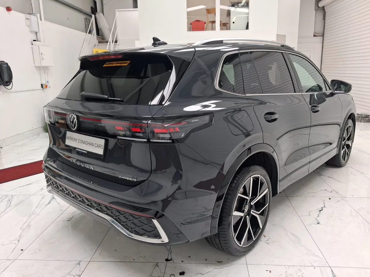 Volkswagen Tiguan SUV, Petrol Hybrid, 2025, Grey