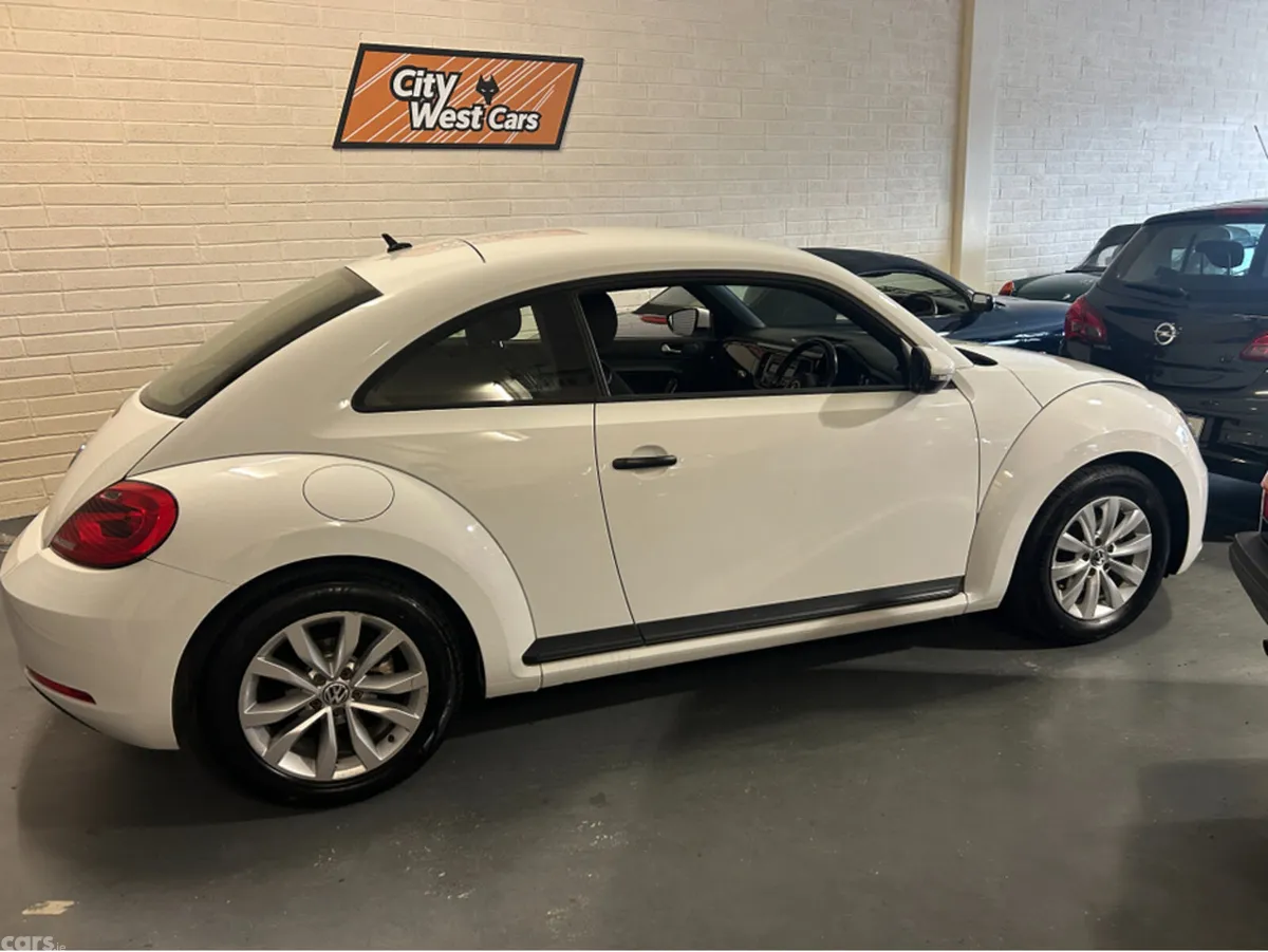 Volkswagen Beetle Hatchback, Petrol, 2014, White
