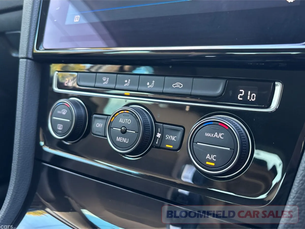 Volkswagen Golf Hatchback, Petrol, 2018, Silver