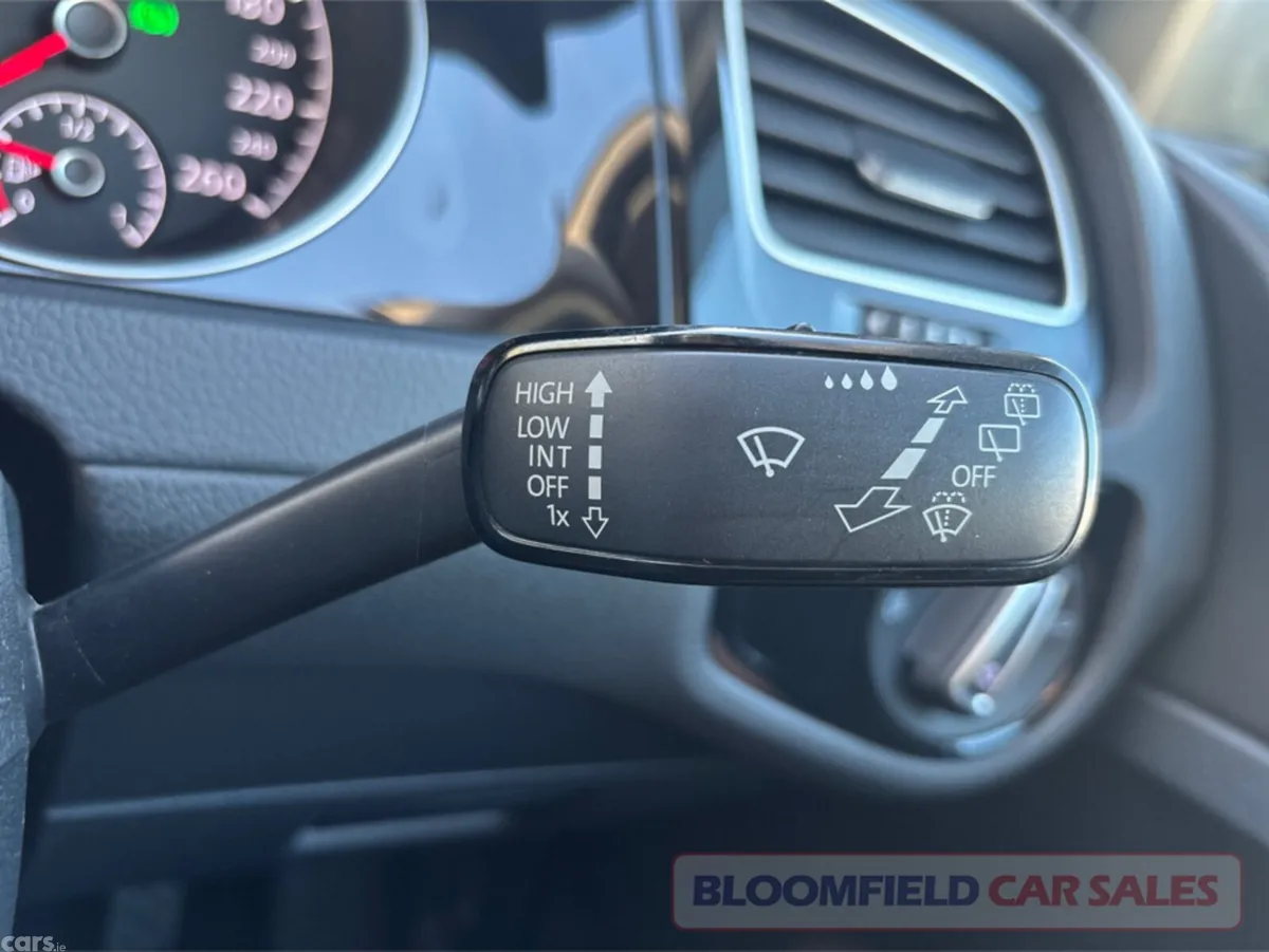 Volkswagen Golf Hatchback, Petrol, 2018, Silver