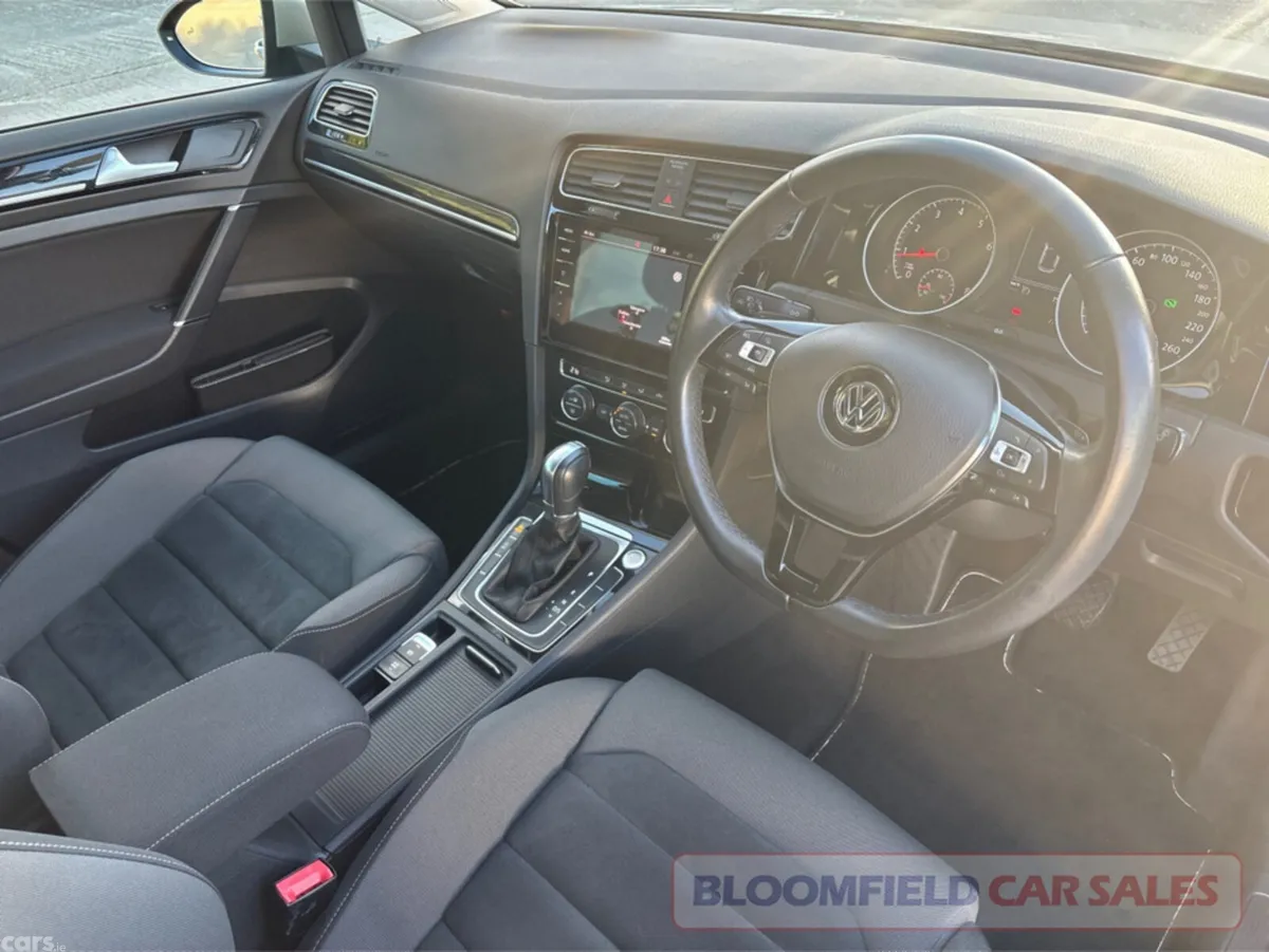 Volkswagen Golf Hatchback, Petrol, 2018, Silver