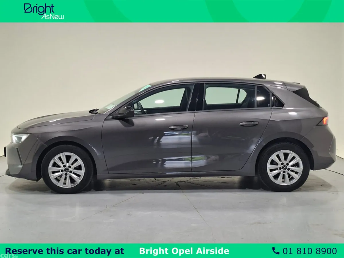 Opel Astra Hatchback, Petrol, 2023, Grey