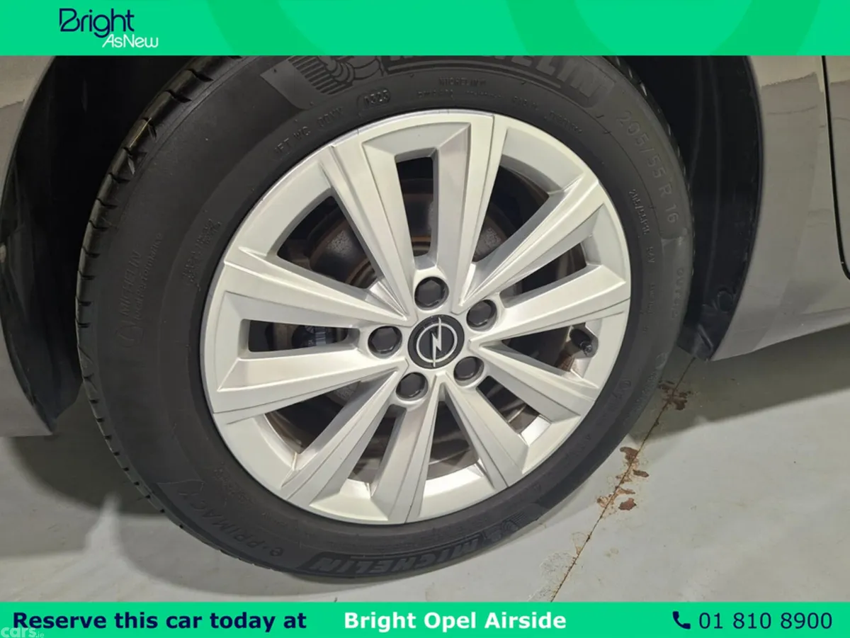 Opel Astra Hatchback, Petrol, 2023, Grey