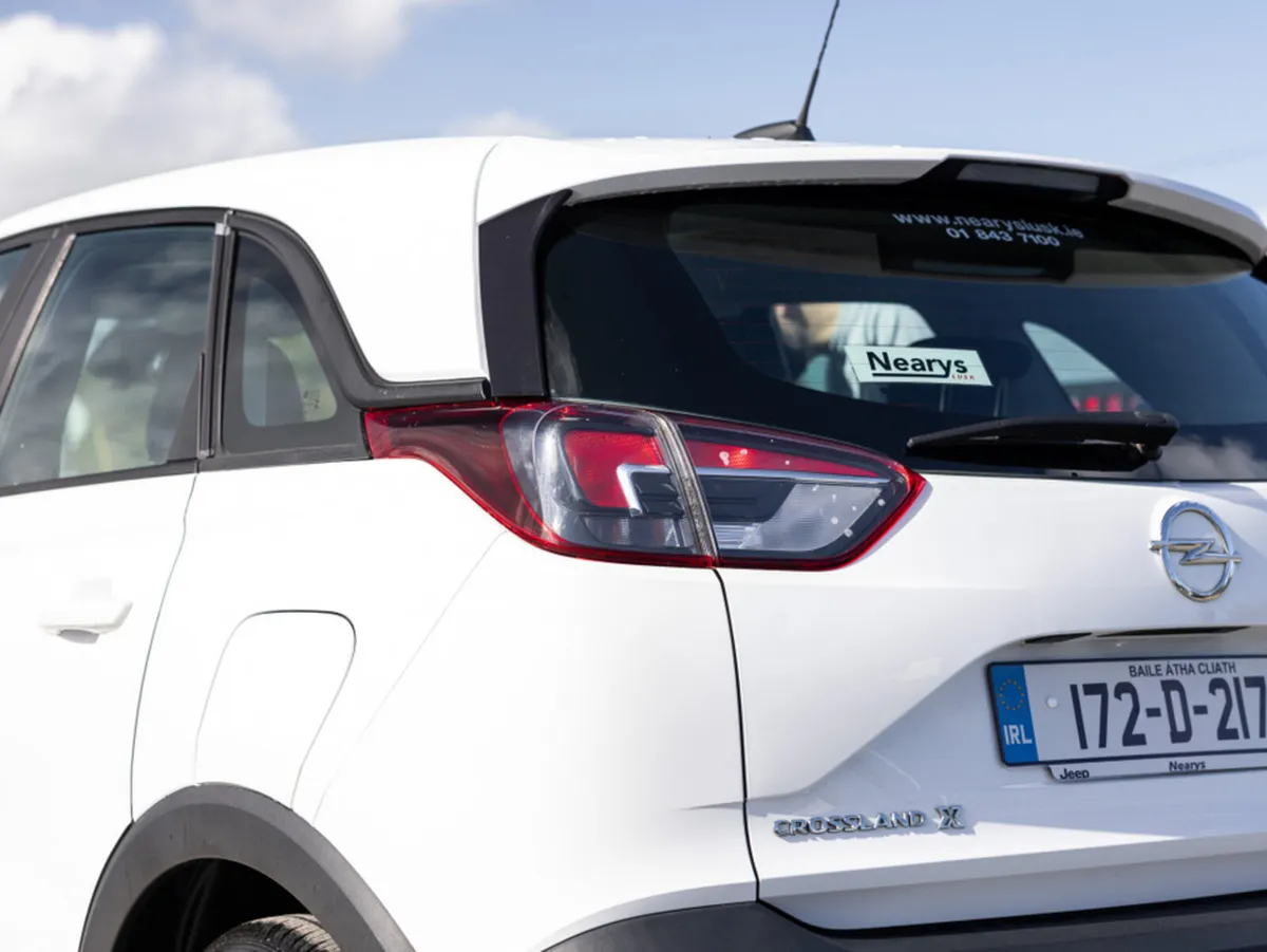 Opel Crossland X MPV, Petrol, 2017, White