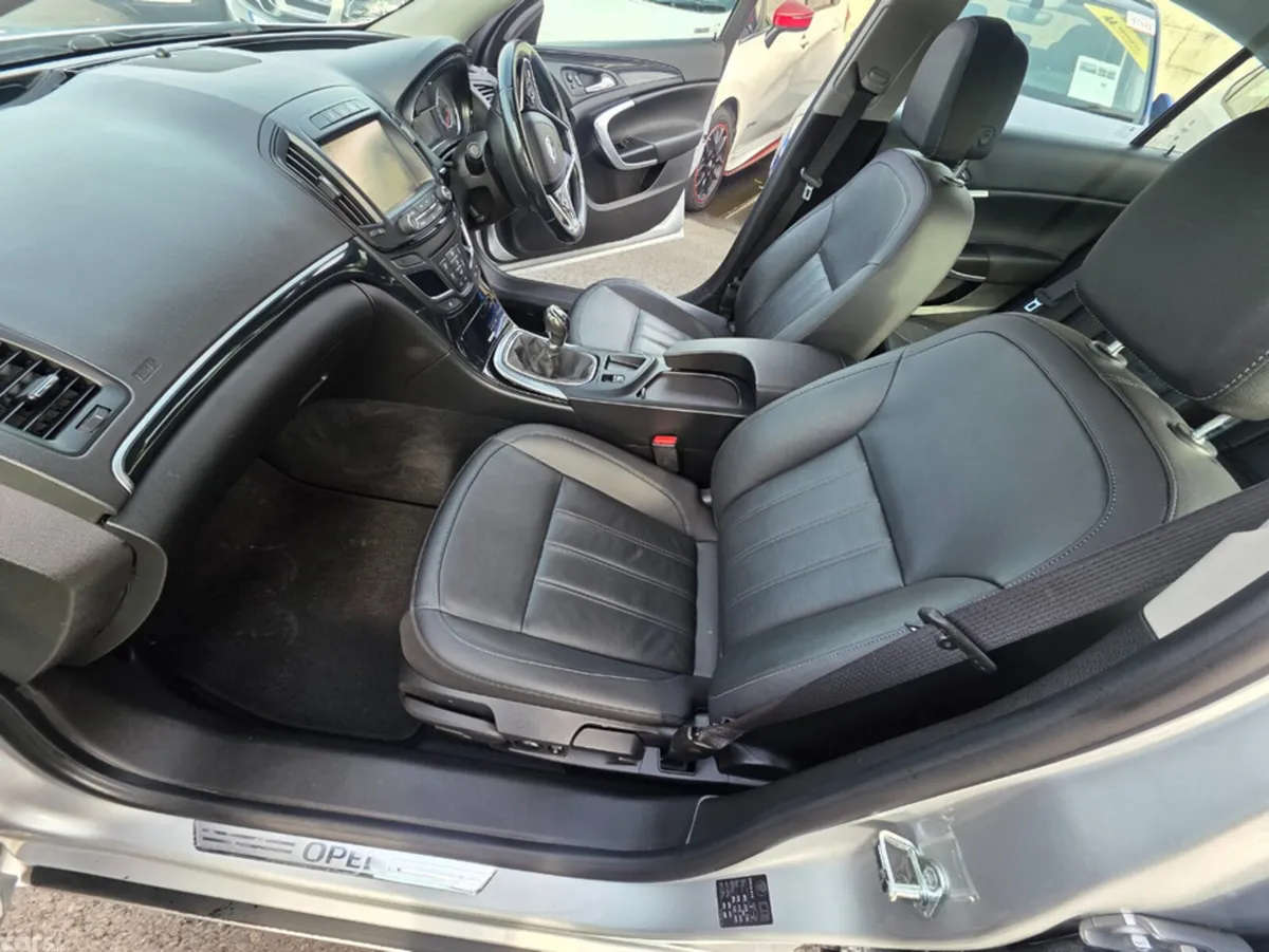 Opel Insignia Hatchback, Diesel, 2016, Silver