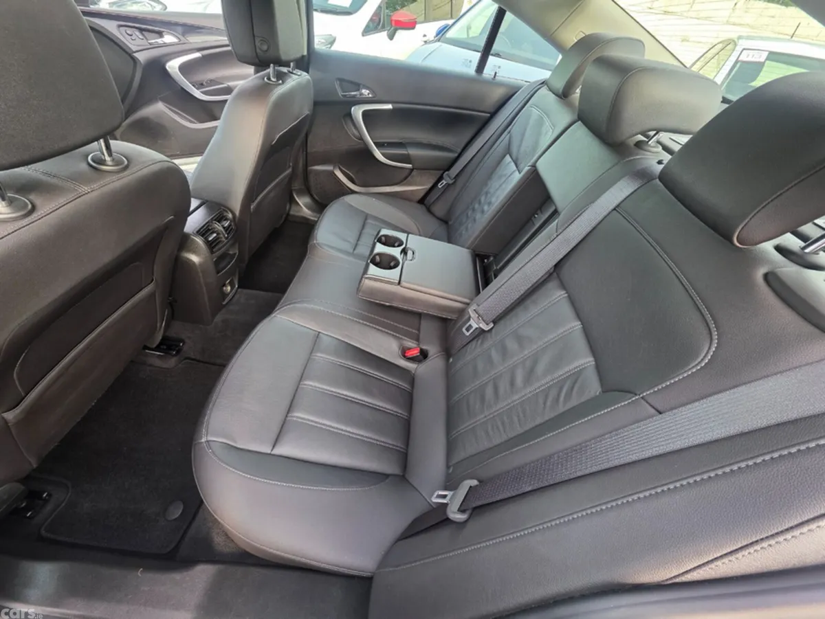 Opel Insignia Hatchback, Diesel, 2016, Silver