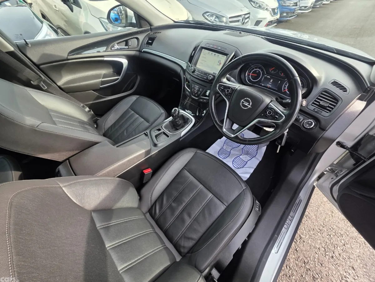 Opel Insignia Hatchback, Diesel, 2016, Silver